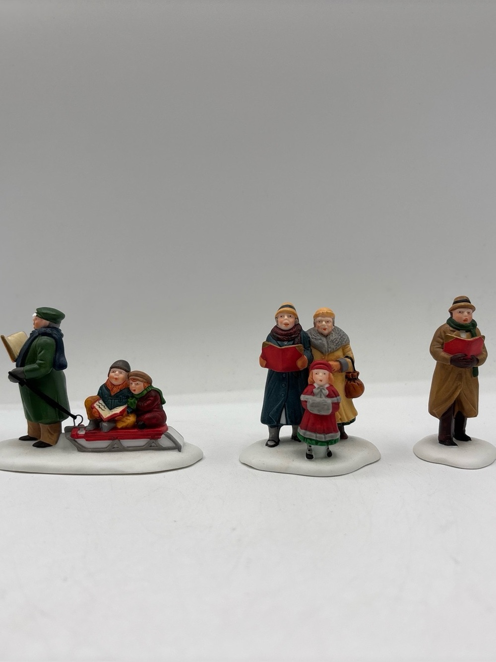 Department 56 1991 Vintage HVC Caroling Thru The City Set Of 3 5548-4 Retired